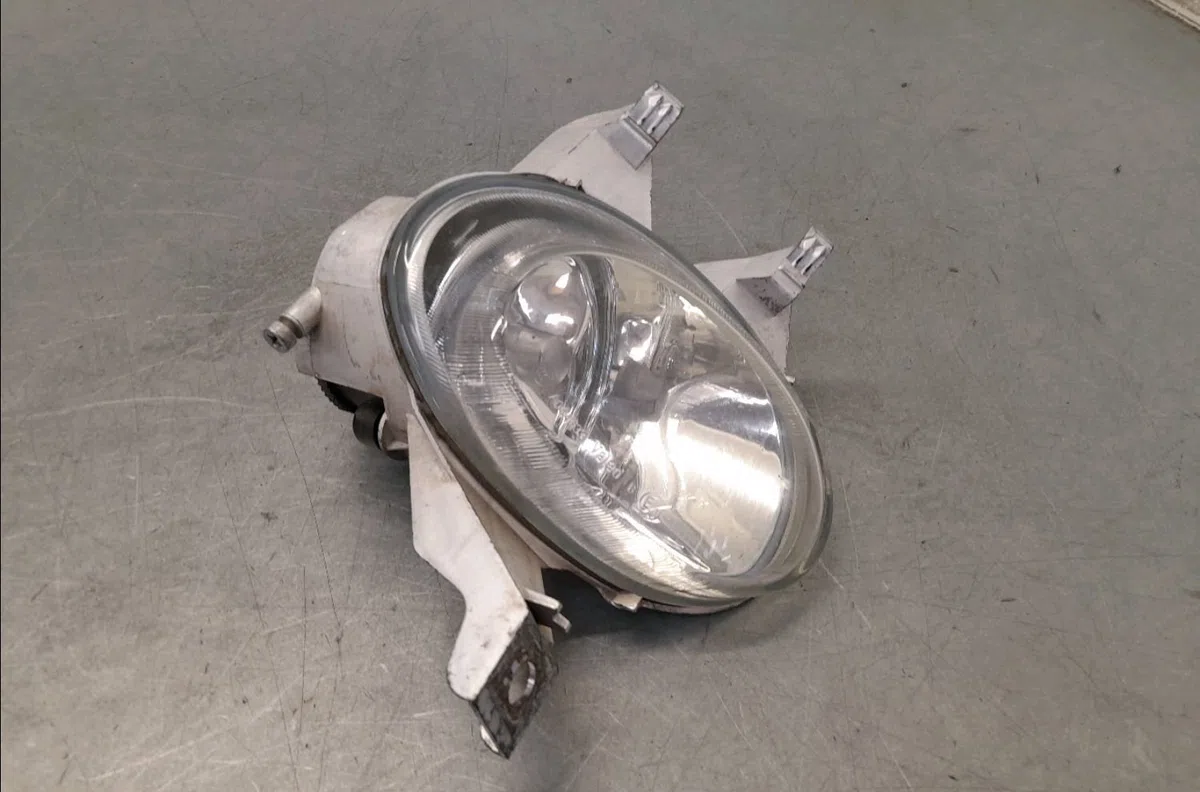 Phare antibrouillard avant droit Peugeot 206 (2L_, 2M_) 1.4 hdi eco 70 (2009-2013) 5 portes occasion