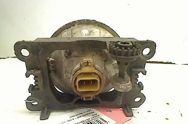 Phare antibrouillard avant droit Peugeot 206 (2L_, 2M_) 1.4 hdi eco 70 (2009-2013) 5 portes occasion