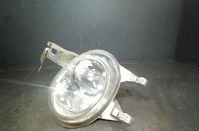 Phare antibrouillard avant droit Peugeot 206 3-5 portes (2A-C) 1.4 hdi eco 70 (2001-2009) 5 portes occasion