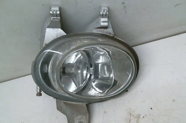 Phare antibrouillard avant droit Peugeot 206 3-5 portes (2A-C) 1.4 i (1998-2012) 3 portes occasion