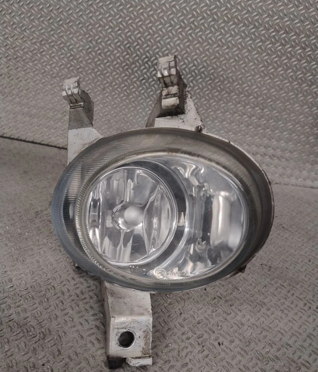 Phare antibrouillard avant droit Peugeot 206 3-5 portes (2A-C) 1.4 i (1998-2012) 3 portes occasion