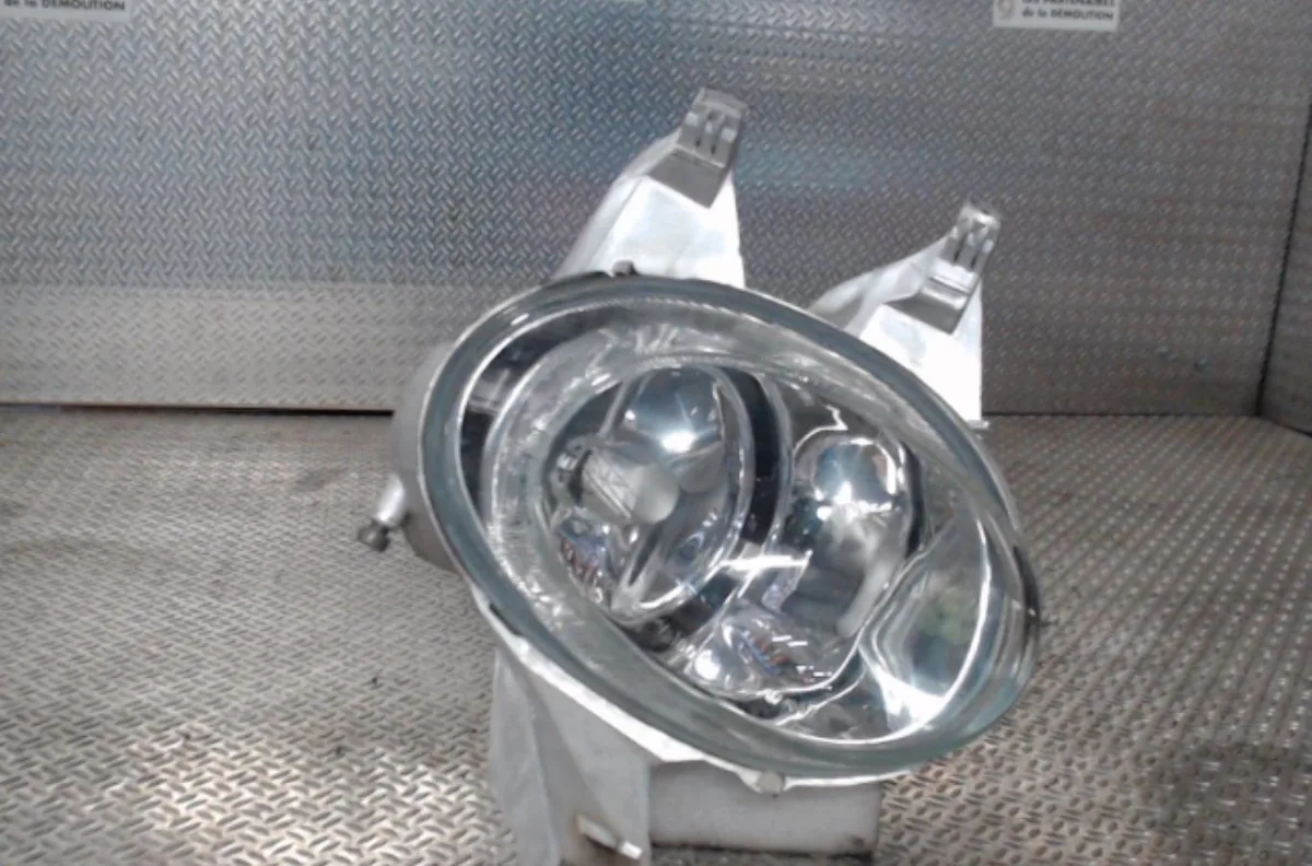 Phare antibrouillard avant droit Peugeot 206 3-5 portes (2A-C) 1.9 d (1998-2001) 5 portes occasion