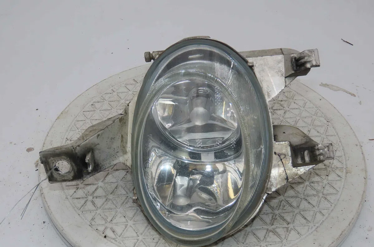 Phare antibrouillard avant droit PEUGEOT 206 occasion