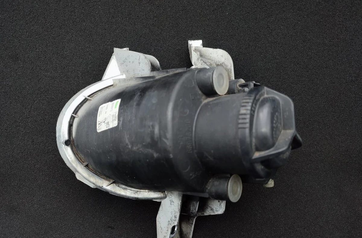 Phare antibrouillard avant droit PEUGEOT 206 PHASE 1 CABRIOLET occasion
