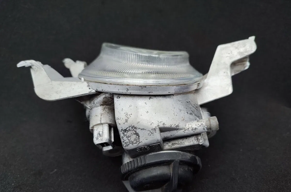 Phare antibrouillard avant droit PEUGEOT 206 PHASE 1 CABRIOLET occasion
