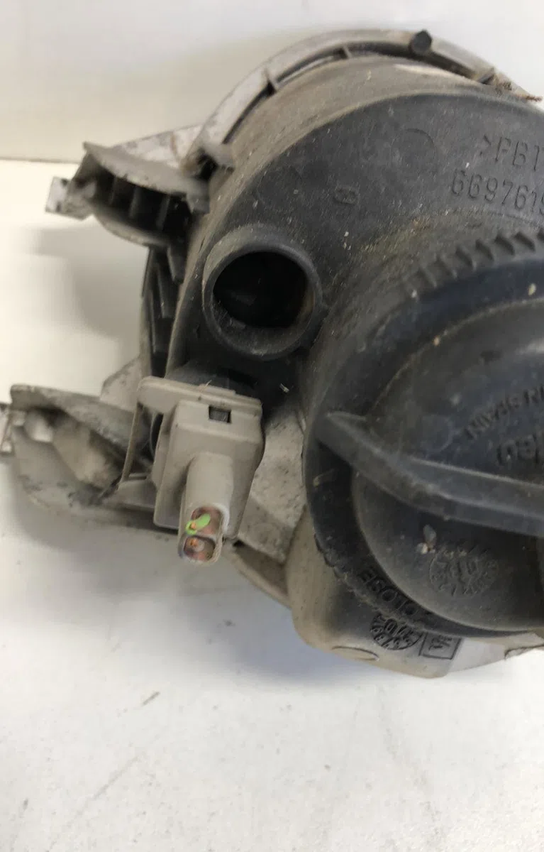 Phare antibrouillard avant droit Peugeot 206 SW (2E-K) 1.4 16v (2003) occasion
