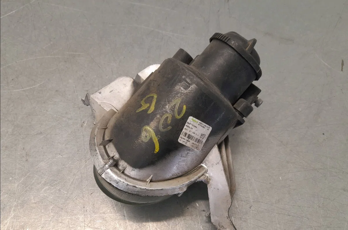 Phare antibrouillard avant droit Peugeot 206 SW (2E-K) 1.4 hdi (2002-2007) 5 portes occasion