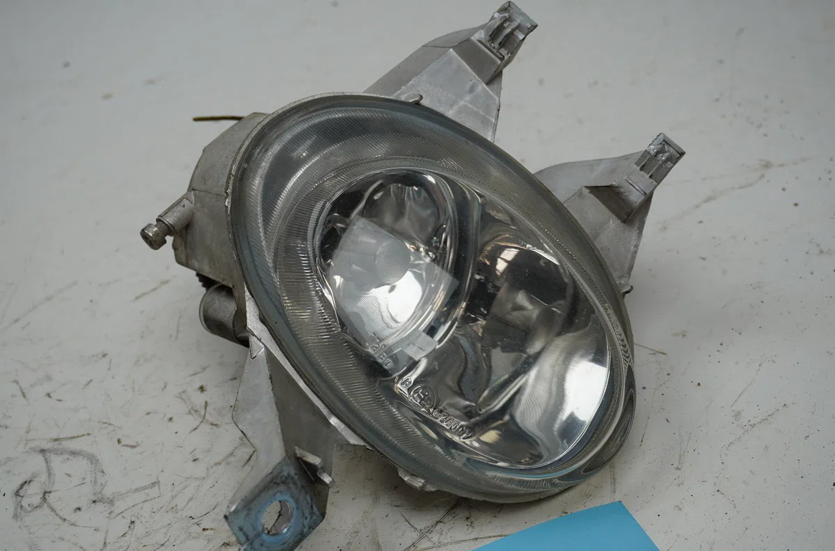 Phare antibrouillard avant droit Peugeot 206 SW (2E-K) 1.6 16v (2002) occasion