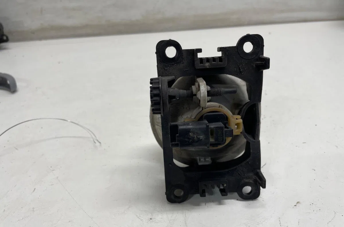 Phare antibrouillard avant droit Peugeot 207-207 (WA_, WC_) 1.6 hdi (2006-2013) 5 portes occasion