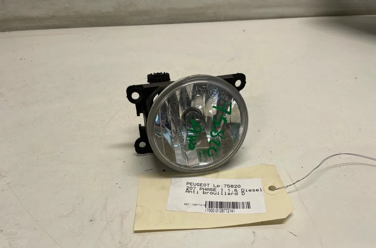 Phare antibrouillard avant droit Peugeot 207-207 (WA_, WC_) 1.6 hdi (2006-2013) 5 portes occasion