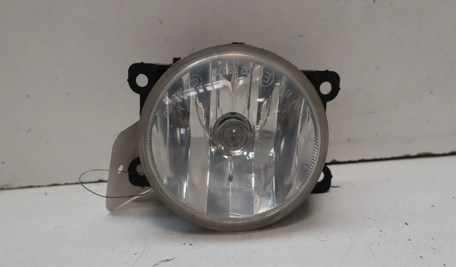 Phare antibrouillard avant droit Peugeot 3008 Monospace (0U_) 1.2 (2015-2016) occasion
