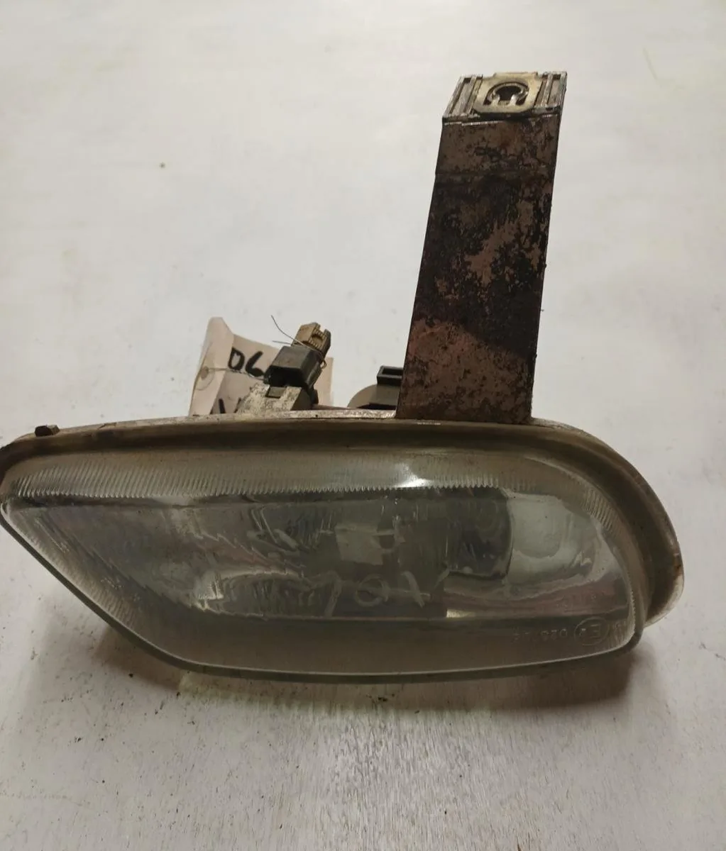 Phare antibrouillard avant droit Peugeot 306 3-5 portes (7A, 7C, N3, N5) 1.9 dt (1993-2001) occasion