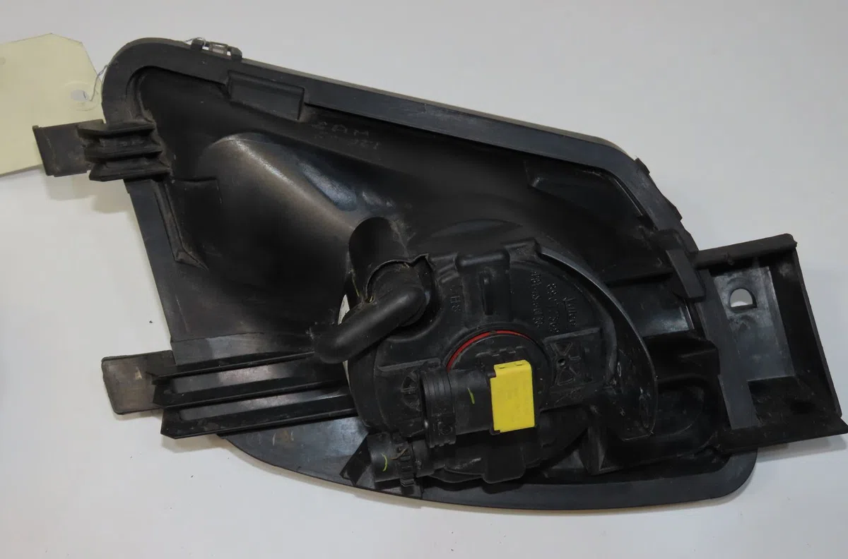 Phare antibrouillard avant droit Peugeot 308 I (4A_, 4C_) 1.6 hdi (2007-2014) 5 portes occasion