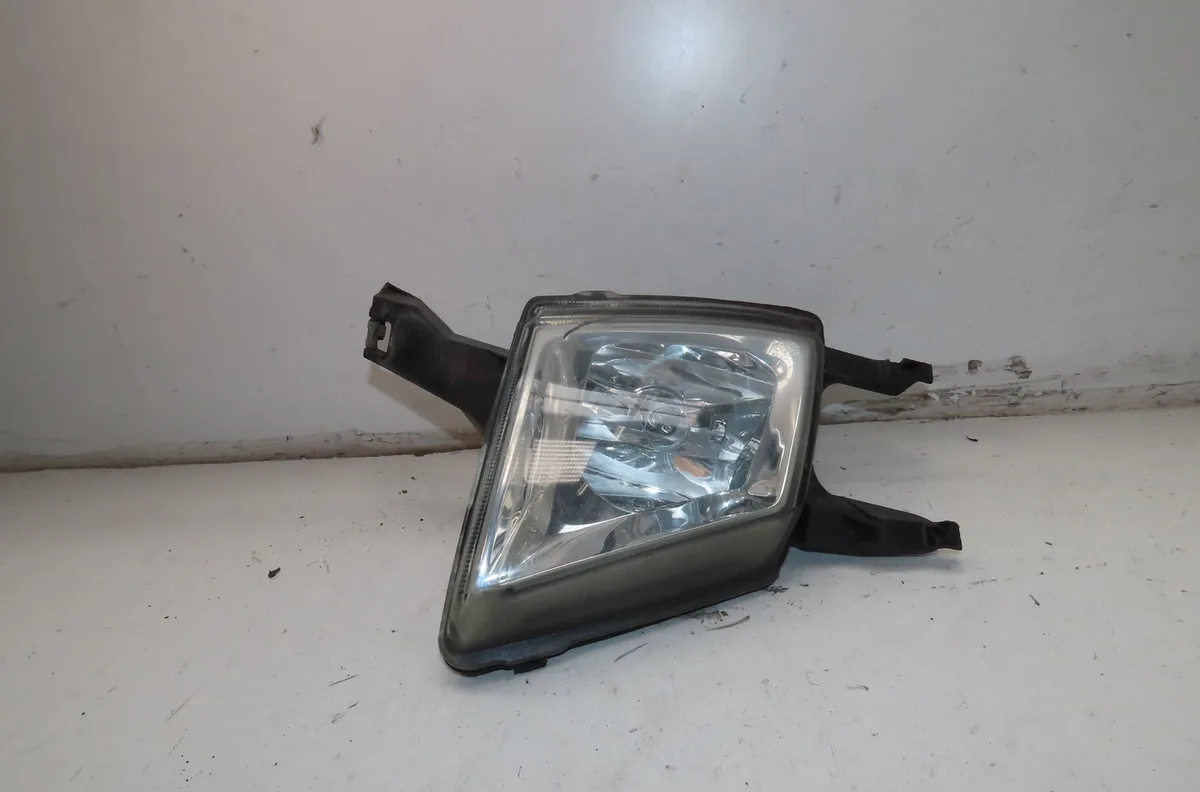 Phare antibrouillard avant droit Peugeot 407 (6D_) 1.6 hdi 110 (6d9hzc, 6d9hyc) (2004-2010) occasion
