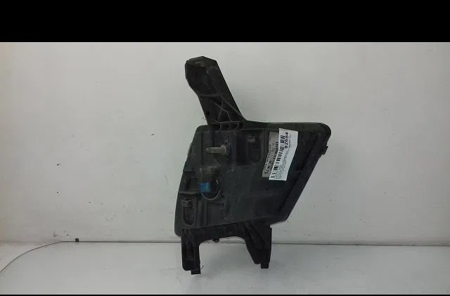 Phare antibrouillard avant droit Peugeot 407 (6D_) 2.0 hdi 135 (6drhrh, 6drhre, 6drhrg, 6drhrj) (2004-2010) 4 portes occ