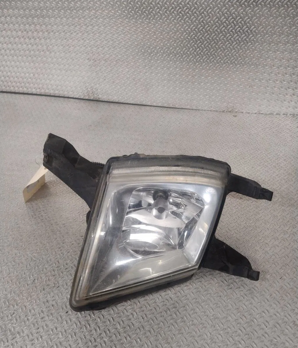 Phare antibrouillard avant droit Peugeot 407 (6D_) 2.0 hdi 135 (6drhrh, 6drhre, 6drhrg, 6drhrj) (2004-2010) 4 portes occ
