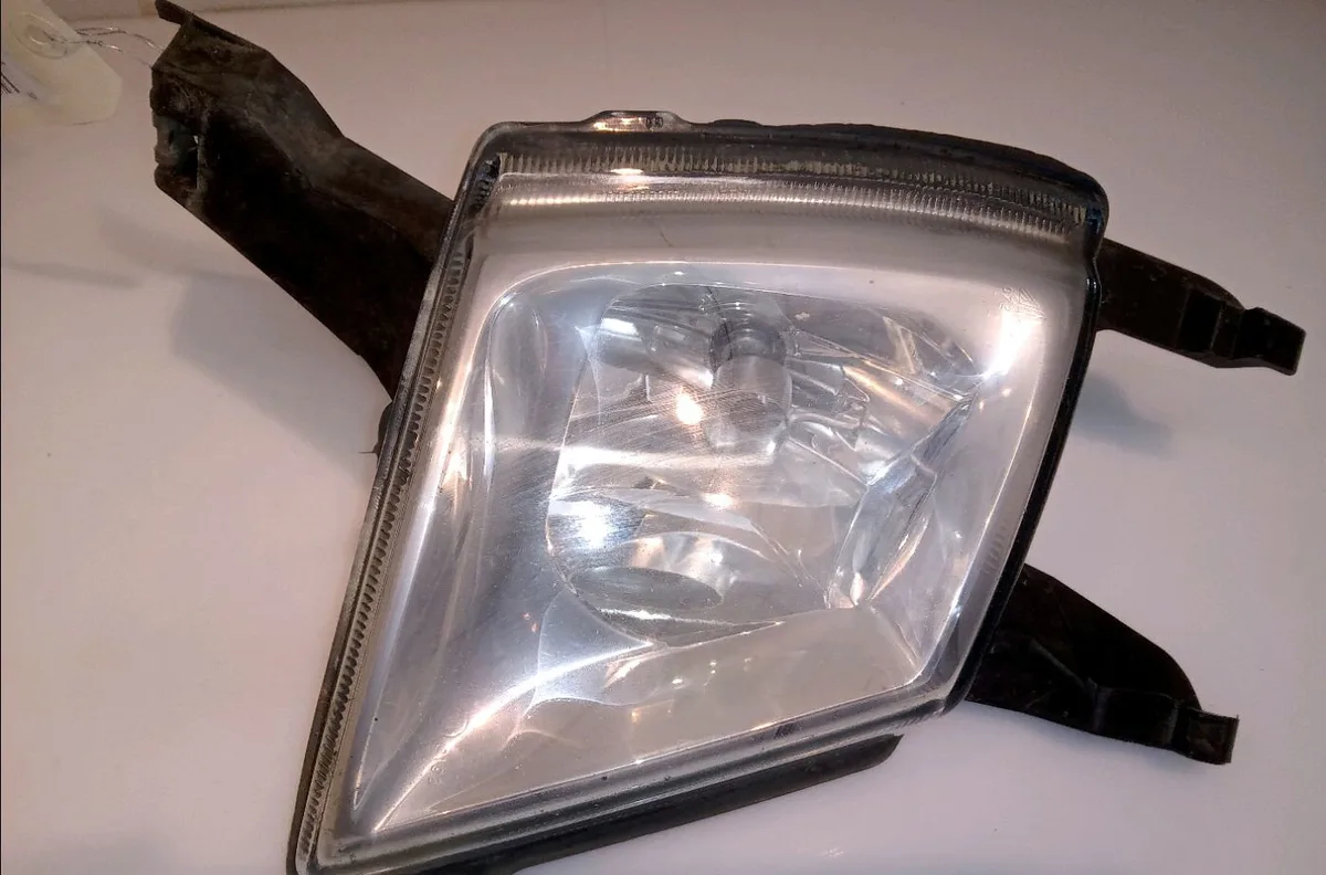 Phare antibrouillard avant droit Peugeot 407 (6D_) 2.0 hdi (6drhha) (2009-2010) occasion