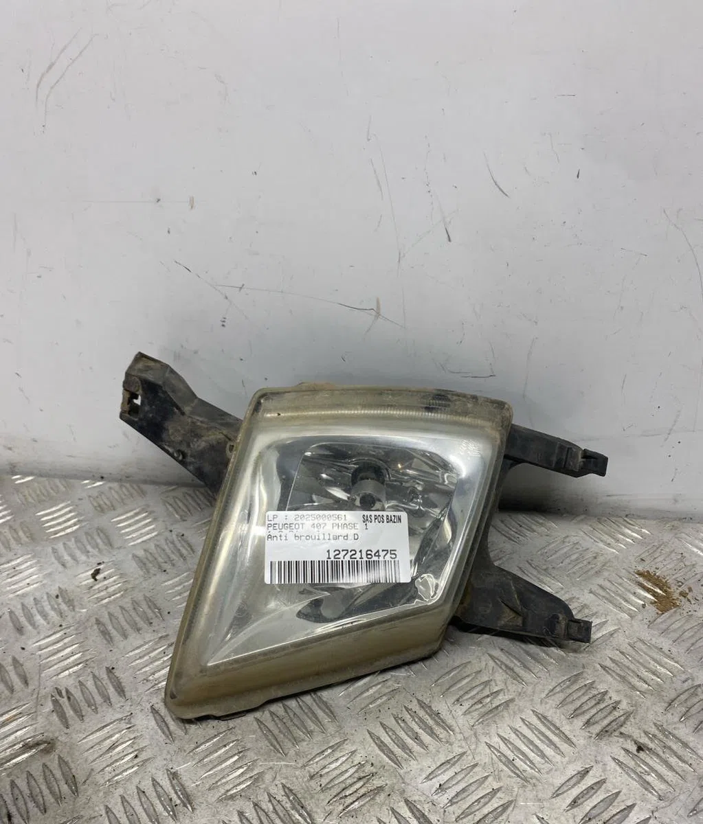 Phare antibrouillard avant droit PEUGEOT 407 PHASE 1 occasion