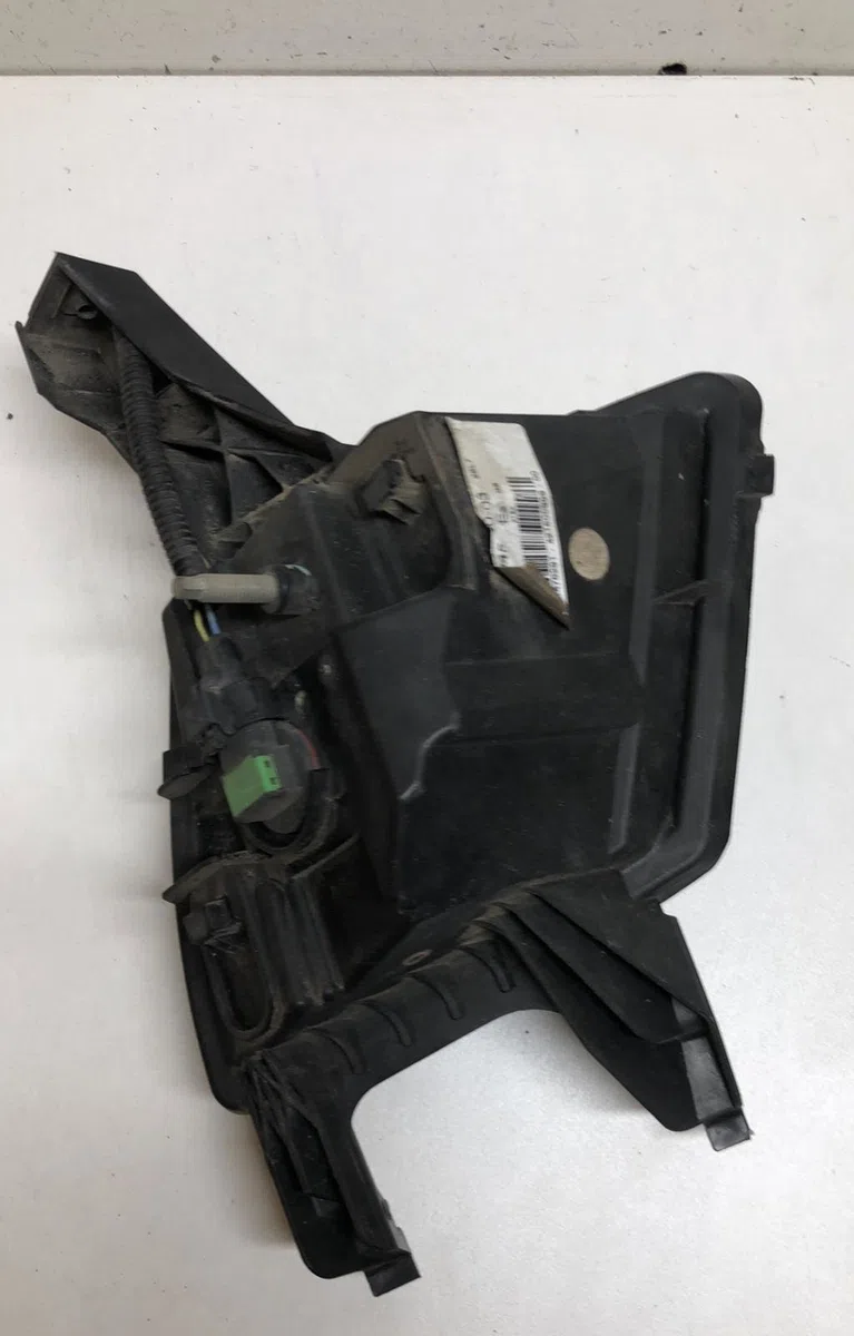 Phare antibrouillard avant droit Peugeot 407 SW (6E_) 1.6 hdi 110 (2004-2010) 5 portes occasion