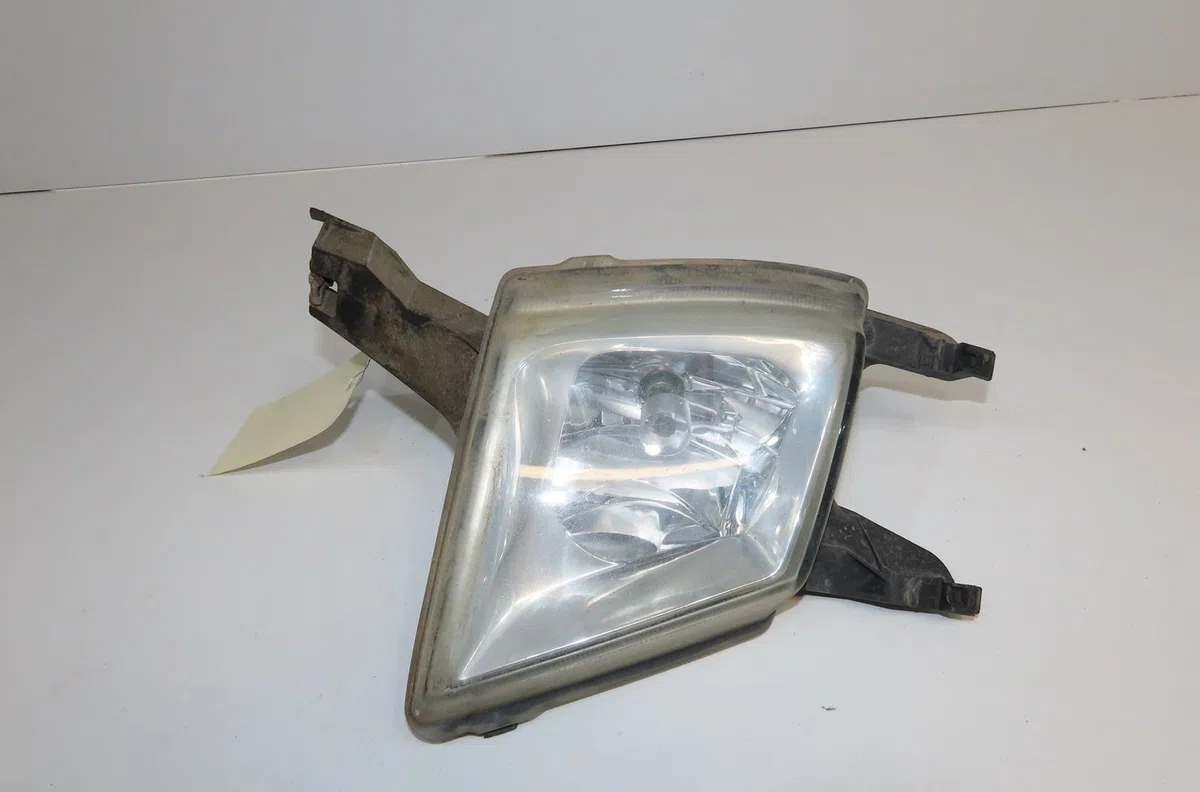 Phare antibrouillard avant droit Peugeot 407 SW (6E_) 2.0 hdi 135 (2004-2010) occasion