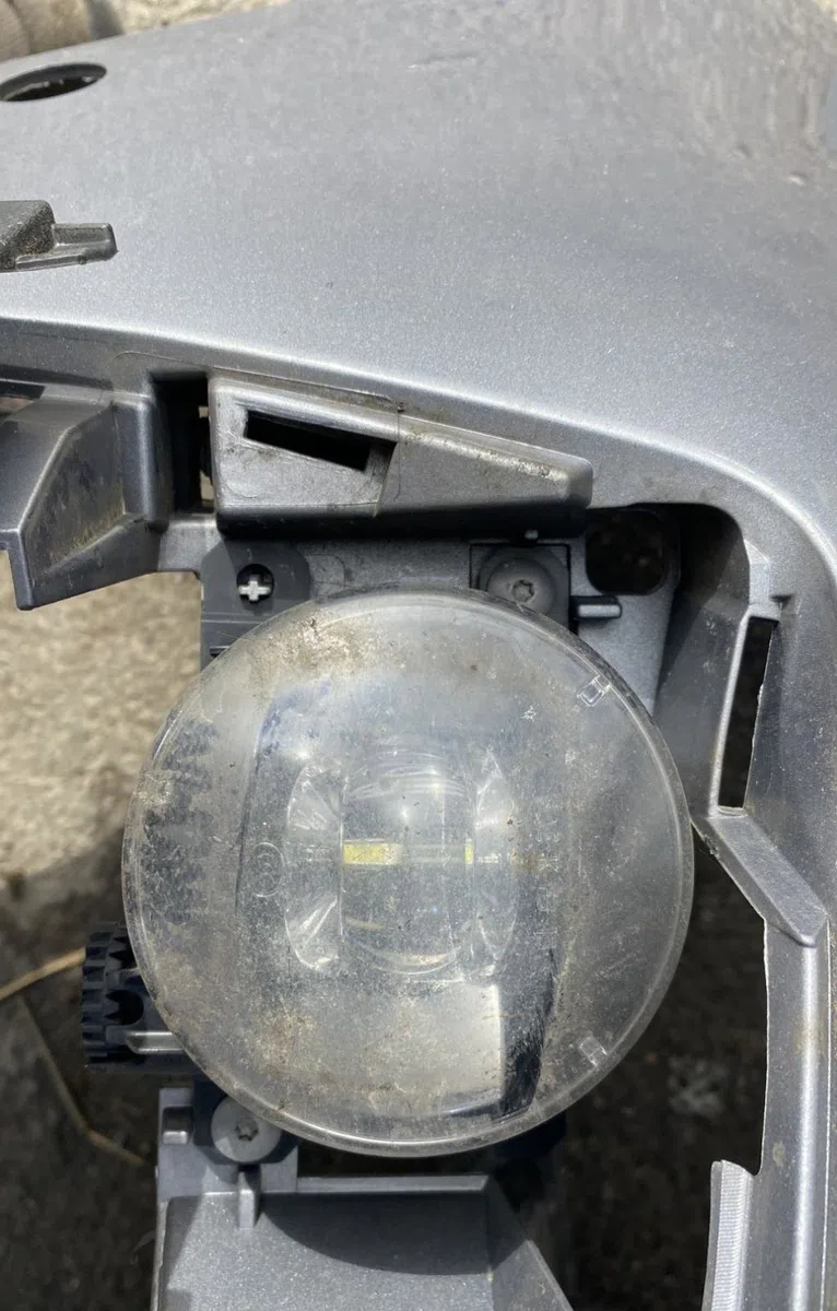Phare antibrouillard avant droit PEUGEOT 5008 2 PHASE 1 occasion