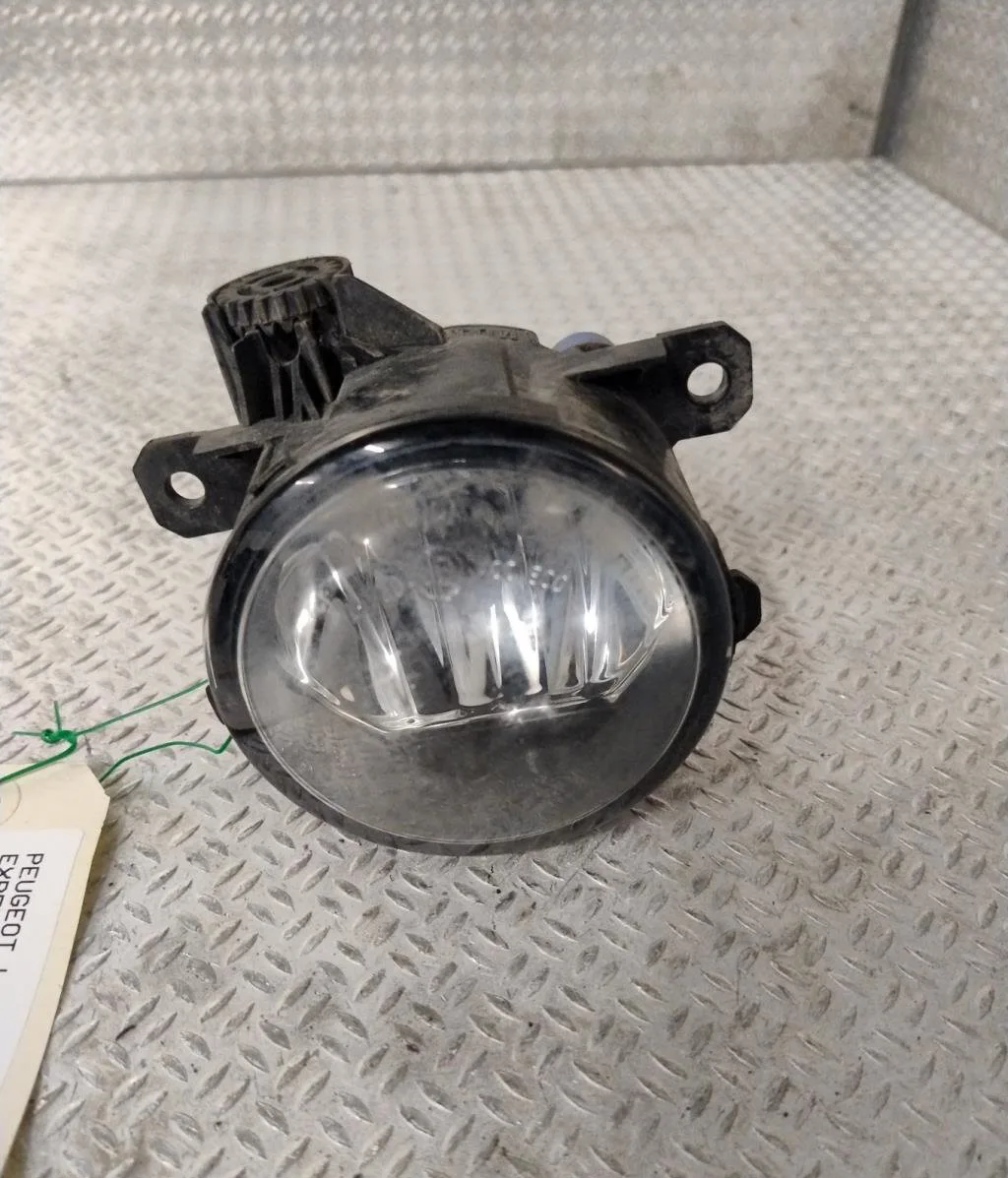 Phare antibrouillard avant droit PEUGEOT EXPERT 3 PHASE 1 occasion