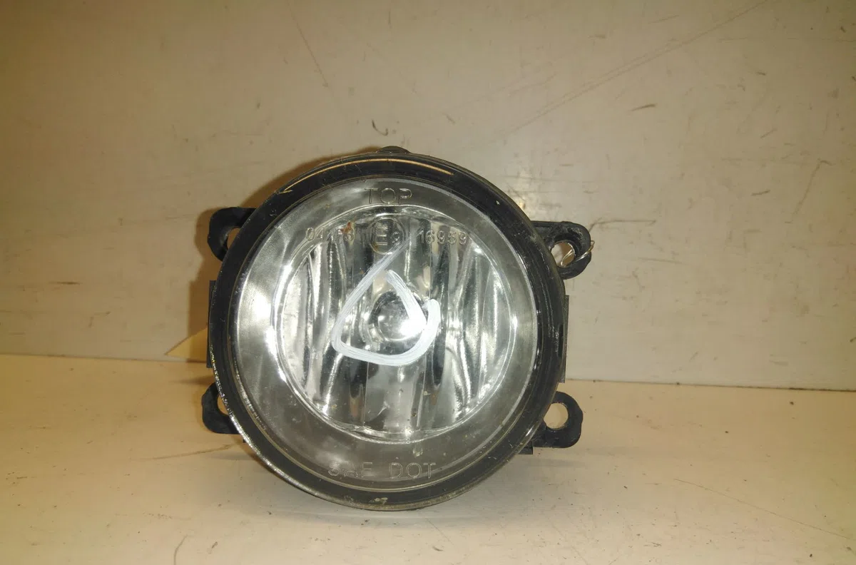 Phare antibrouillard avant droit PEUGEOT PARTNER II occasion