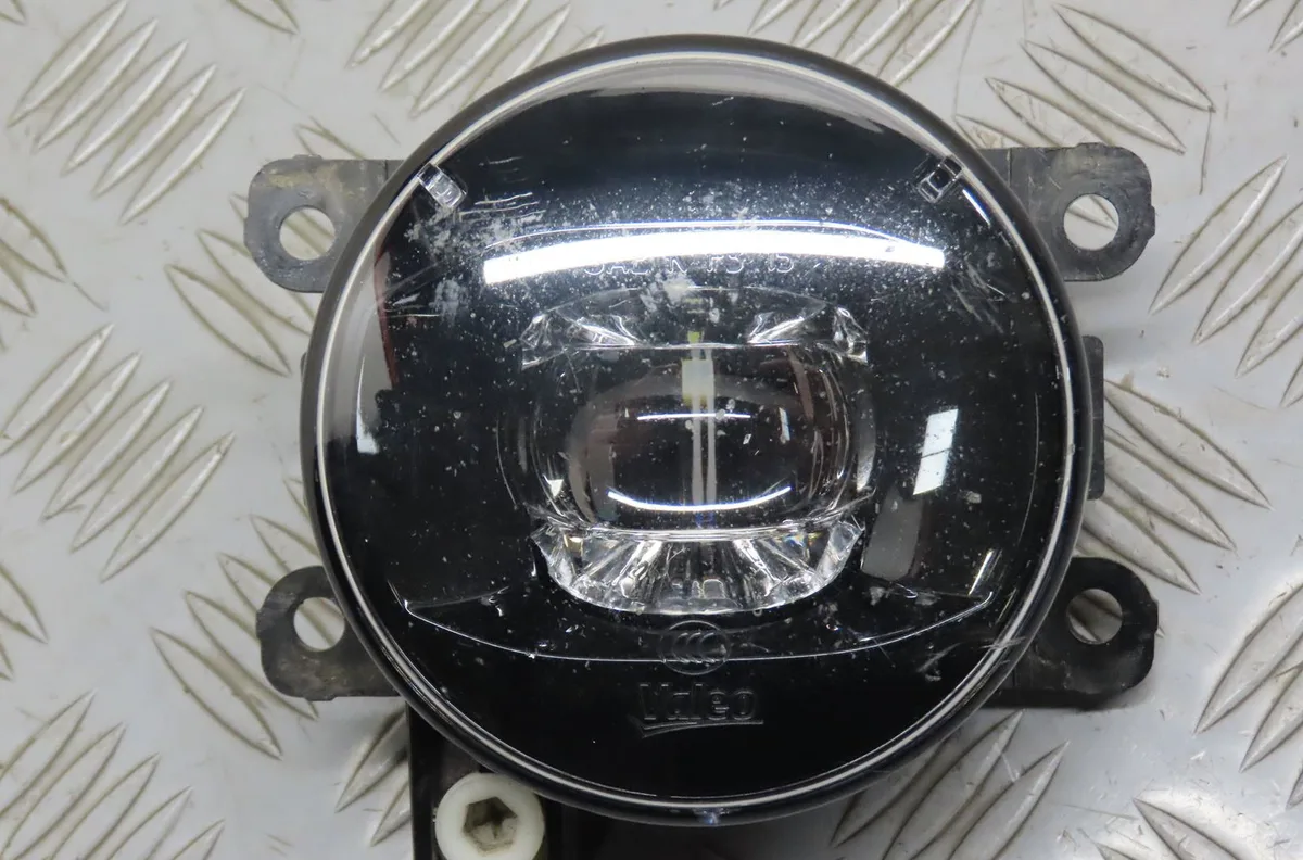 Phare antibrouillard avant droit Renault CAPTUR I (J5_, H5_) 1.5 dci 110 (2015) 5 portes occasion