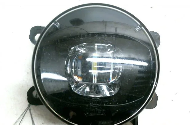 Phare antibrouillard avant droit RENAULT CAPTUR occasion