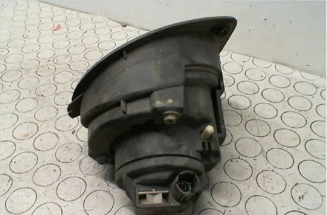 Phare antibrouillard avant droit Renault CLIO II (BB_, CB_) 1.2 (bb0a, bb0f, bb10, bb1k, bb28, bb2d, bb2h, cb0a,... (199