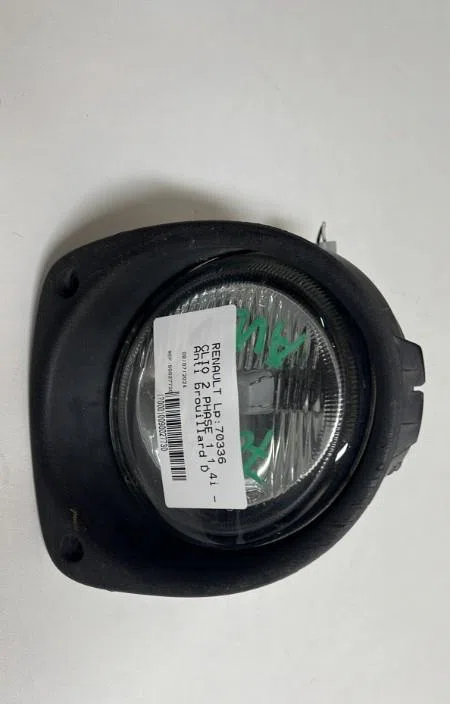 Phare antibrouillard avant droit Renault CLIO II (BB_, CB_) 1.4 16v (b-cb0p, bb13) (2000-2008) 5 portes occasion