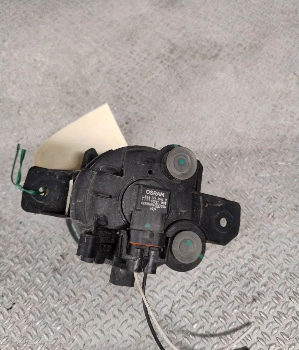 Phare antibrouillard avant droit Renault CLIO II (BB_, CB_) 1.4 16v (b-cb0p, bb13) (2000-2008) 5 portes occasion