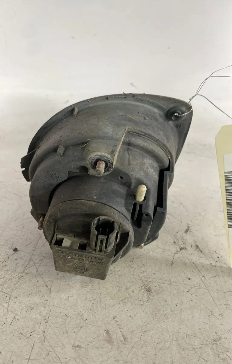 Phare antibrouillard avant droit Renault CLIO II (BB_, CB_) 1.6 (b-cb0d, bb00) (1998-2005) occasion