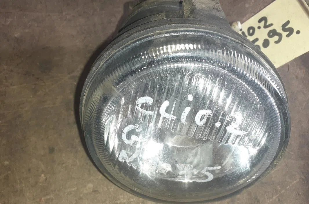 Phare antibrouillard avant droit Renault CLIO II (BB_, CB_) 1.9 dti (b-cb0u) (1999-2005) occasion