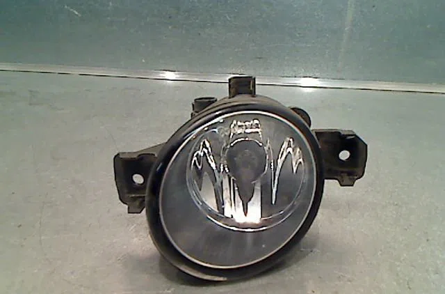 Phare antibrouillard avant droit RENAULT CLIO II Phase 1 03-1998--06-2001 occasion