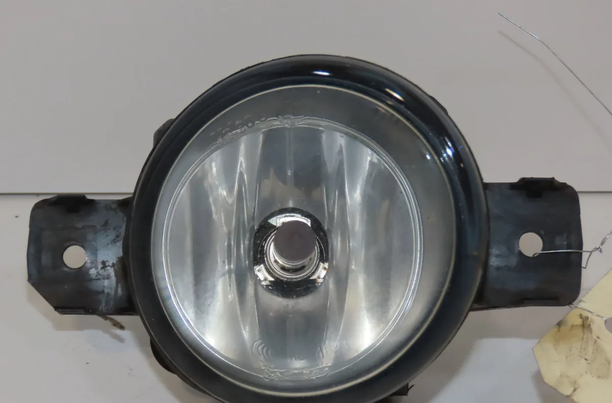 Phare antibrouillard avant droit RENAULT CLIO III 2008 occasion