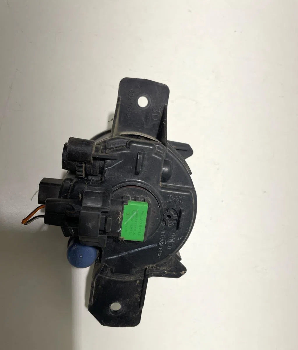 Phare antibrouillard avant droit Renault CLIO III (BR0-1, CR0-1) 1.2 16v (br02, br0j, br11, cr02, cr0j, cr11) (2005-2014