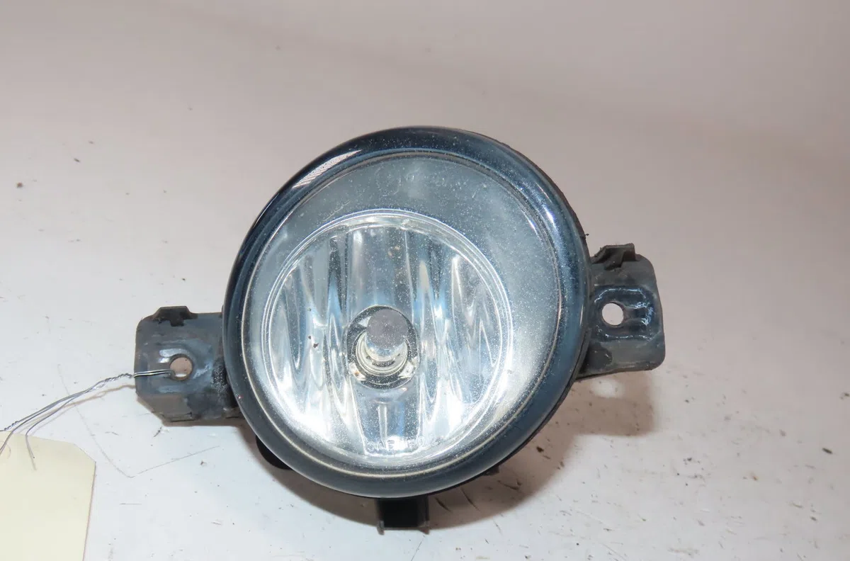 Phare antibrouillard avant droit Renault CLIO III (BR0-1, CR0-1) 1.5 dci (br17, cr17) (2005-2012) 5 portes occasion