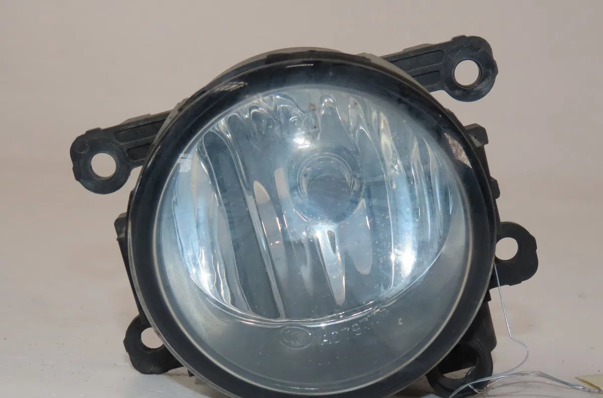 Phare antibrouillard avant droit Renault CLIO IV (BH_) 1.5 dci 75 (2012) 5 portes occasion