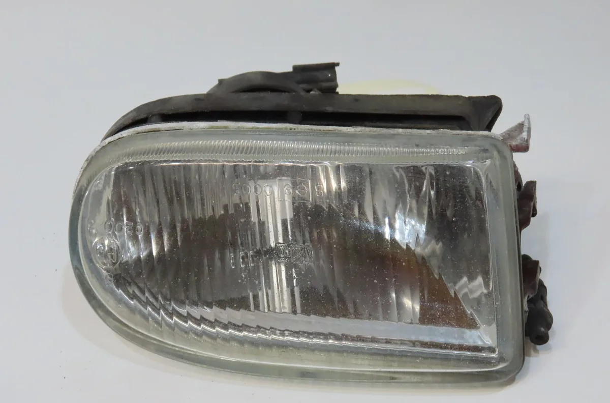 Phare antibrouillard avant droit Renault LAGUNA I (B56_, 556_) 2.2 d (b56f-2) (1993-2001) occasion