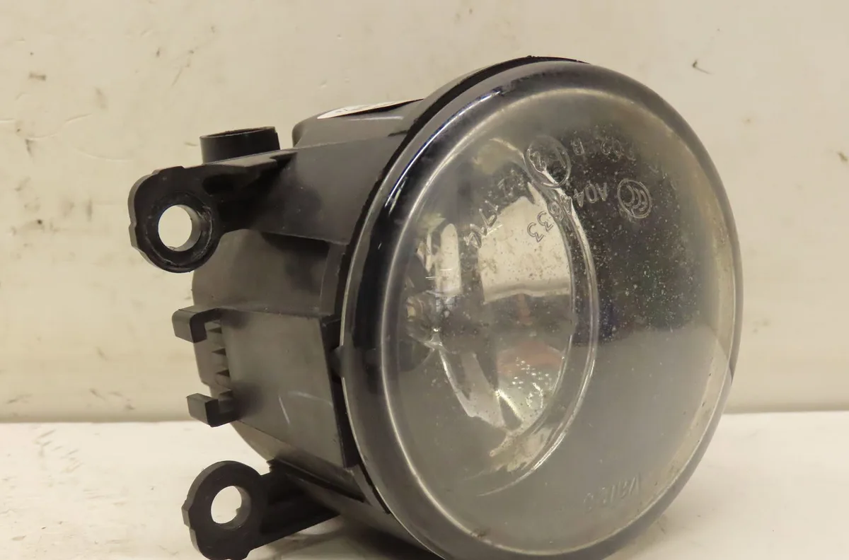 Phare antibrouillard avant droit Renault LAGUNA III (BT0-1) 2.0 dci (bt01, bt08, bt09, bt0e, bt0k, bt12, bt1c, bt1d,...