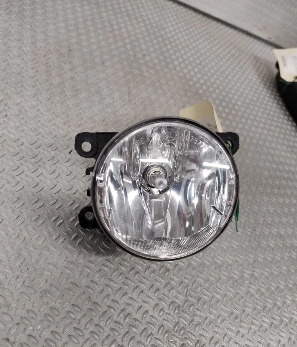 Phare antibrouillard avant droit Renault MASTER III Camion plate-forme-Châssis (EV, HV, UV) 2.3 dci 145 fwd (ev0e, ev0f,