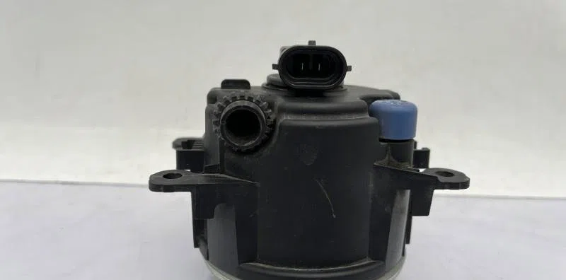 Phare antibrouillard avant droit RENAULT MEGANE 3 PHASE 1 BREAK occasion