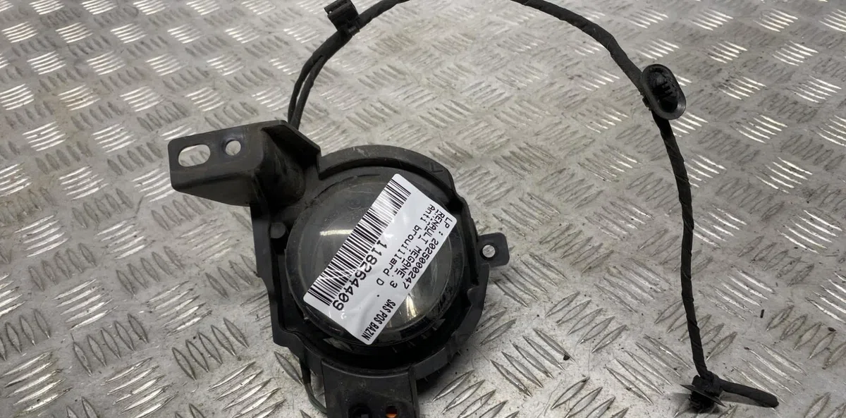 Phare antibrouillard avant droit RENAULT MEGANE 3 PHASE 3 occasion