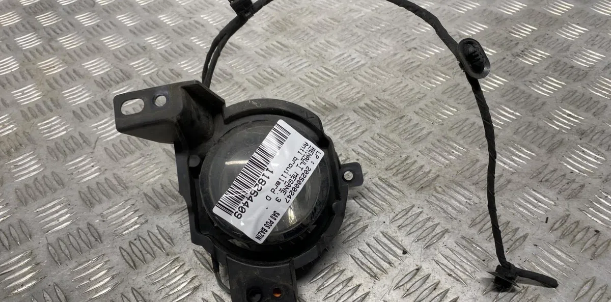 Phare antibrouillard avant droit RENAULT MEGANE 3 PHASE 3 occasion