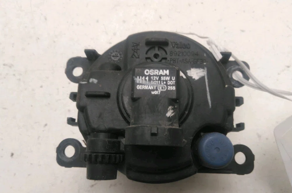Phare antibrouillard avant droit Renault MEGANE CC (EZ0-1_) 1.9 dci (ez0j, ez1s) (2010) occasion