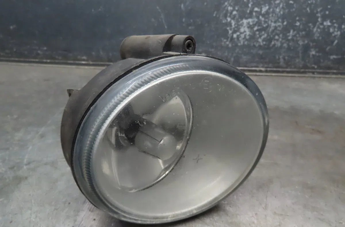 Phare antibrouillard avant droit Renault MEGANE I (BA0-1_) 1.9 dci (ba05, ba1f) (2001-2003) occasion