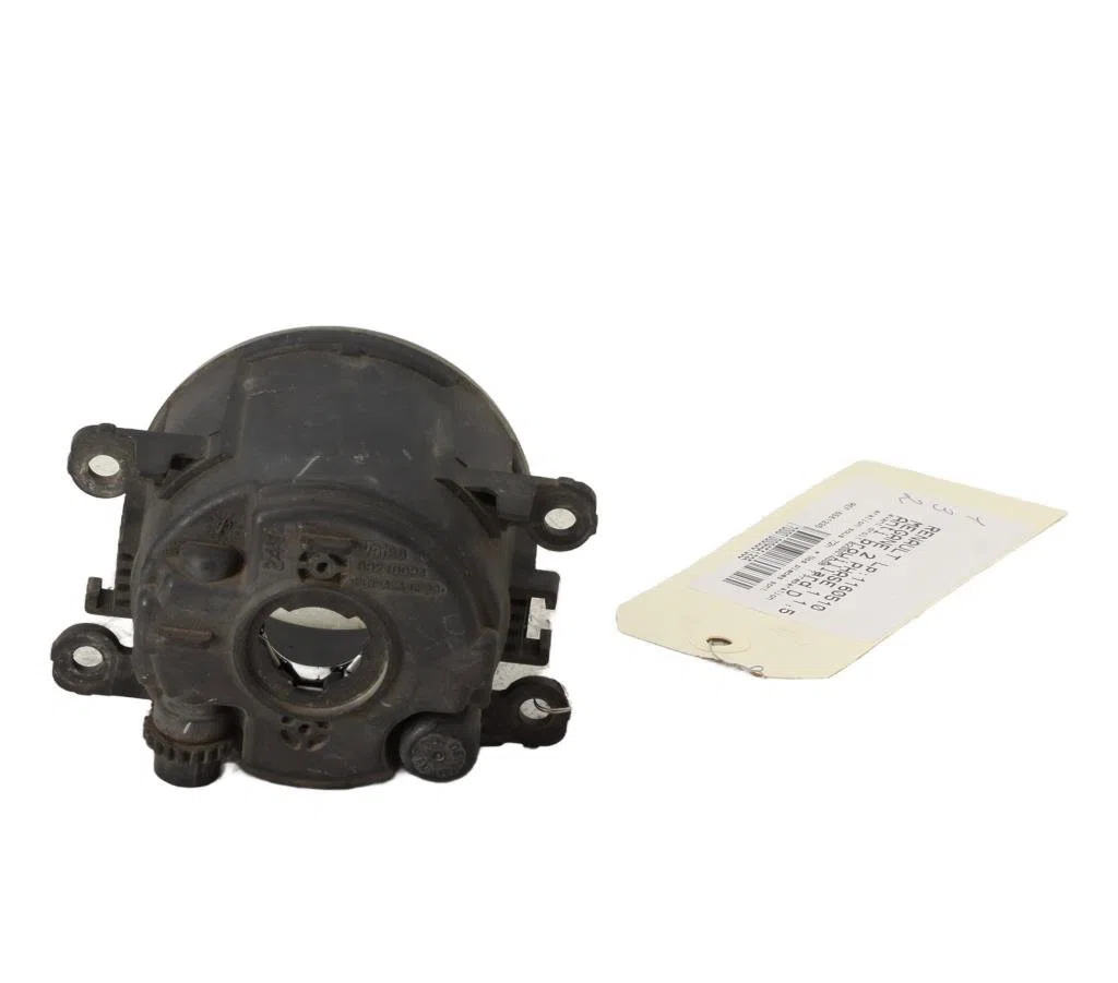 Phare antibrouillard avant droit Renault MEGANE II (BM0-1_, CM0-1_) 1.5 dci (bm02, bm13, bm2a, cm02, cm13) (2003-2008) o