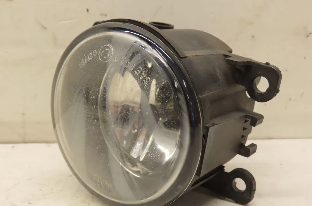 Phare antibrouillard avant droit Renault MEGANE II Break (KM0-1_) 1.5 dci (km02, km13) (2004-2006) occasion