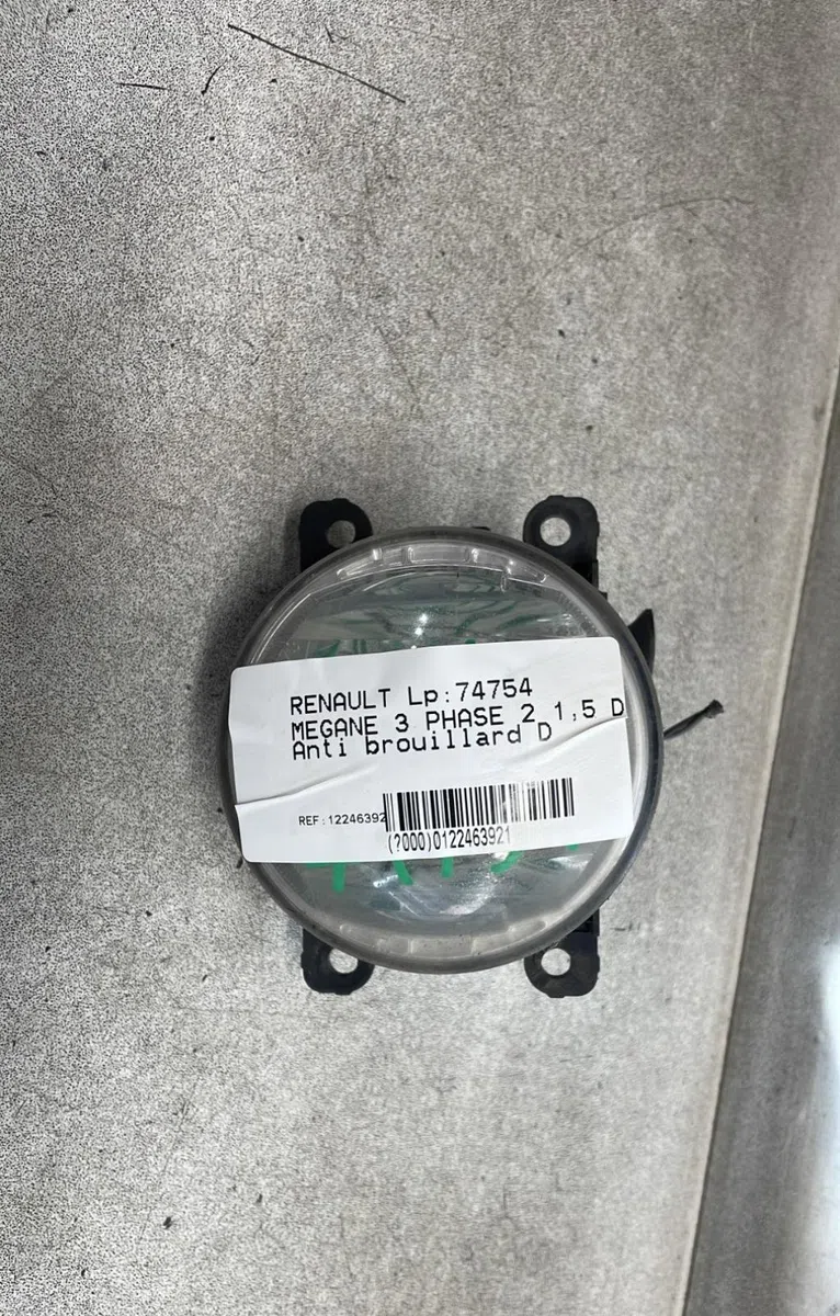 Phare antibrouillard avant droit Renault MEGANE III 3-5 portes (BZ0-1_, B3_) 1.5 dci (bz09, bz0d, bz1w, bz29, bz14) (200